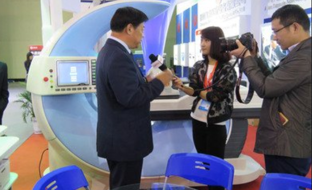“科技教程：DIY组装电脑排线如何安装”
